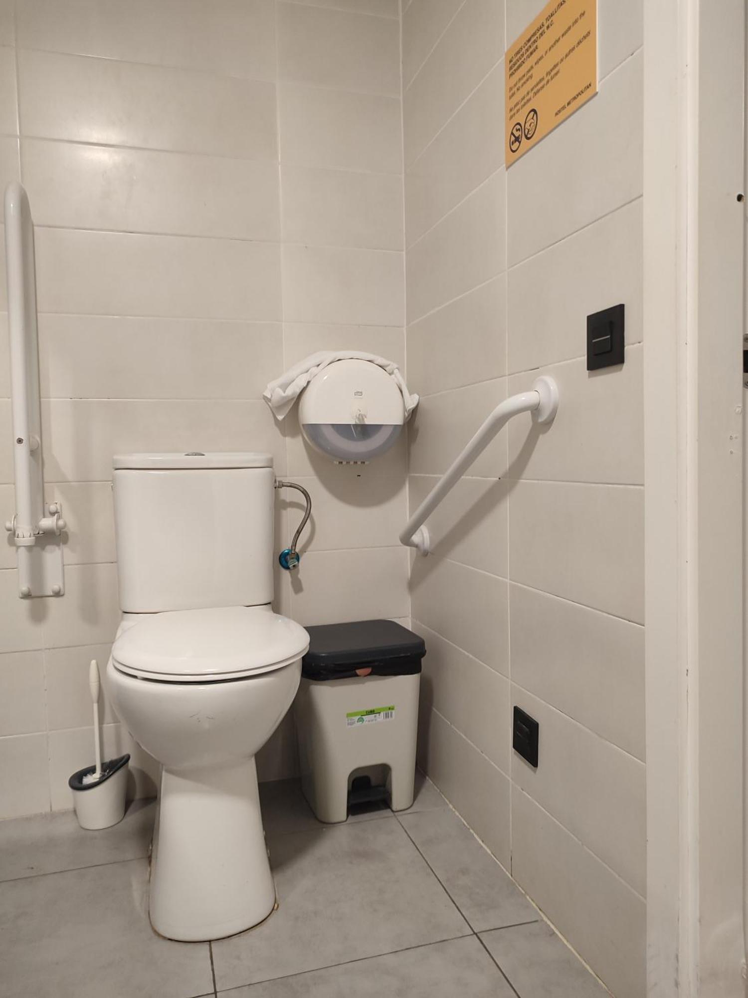 Bilbao Metropolitan Hostel By Bossh Hotels Ngoại thất bức ảnh