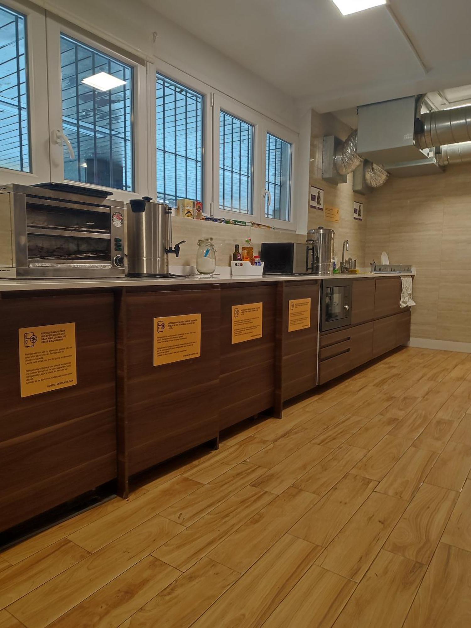 Bilbao Metropolitan Hostel By Bossh Hotels Ngoại thất bức ảnh