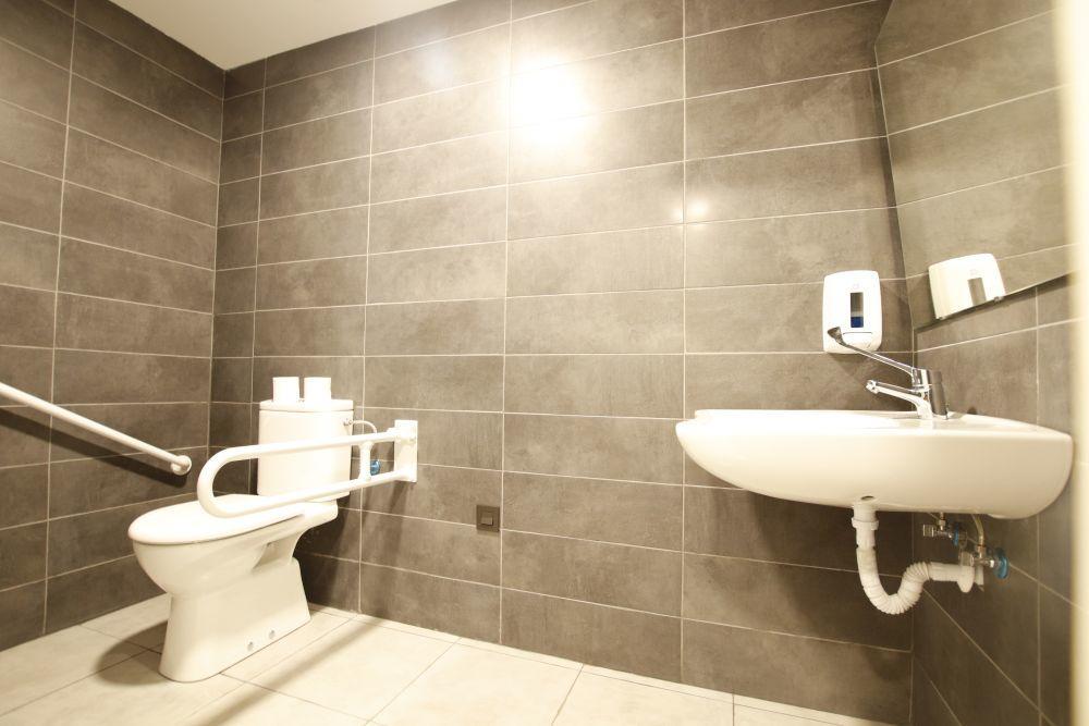 Bilbao Metropolitan Hostel By Bossh Hotels Ngoại thất bức ảnh